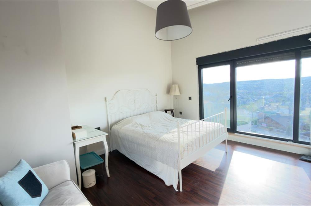 Villa Gio Sitesi'nde Deniz ve Doğa Manzaralı Eşyalı&Eşyasız KRLK