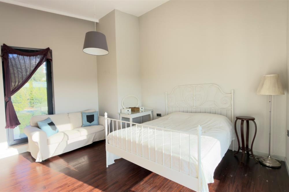 Villa Gio Sitesi'nde Deniz ve Doğa Manzaralı Eşyalı&Eşyasız KRLK