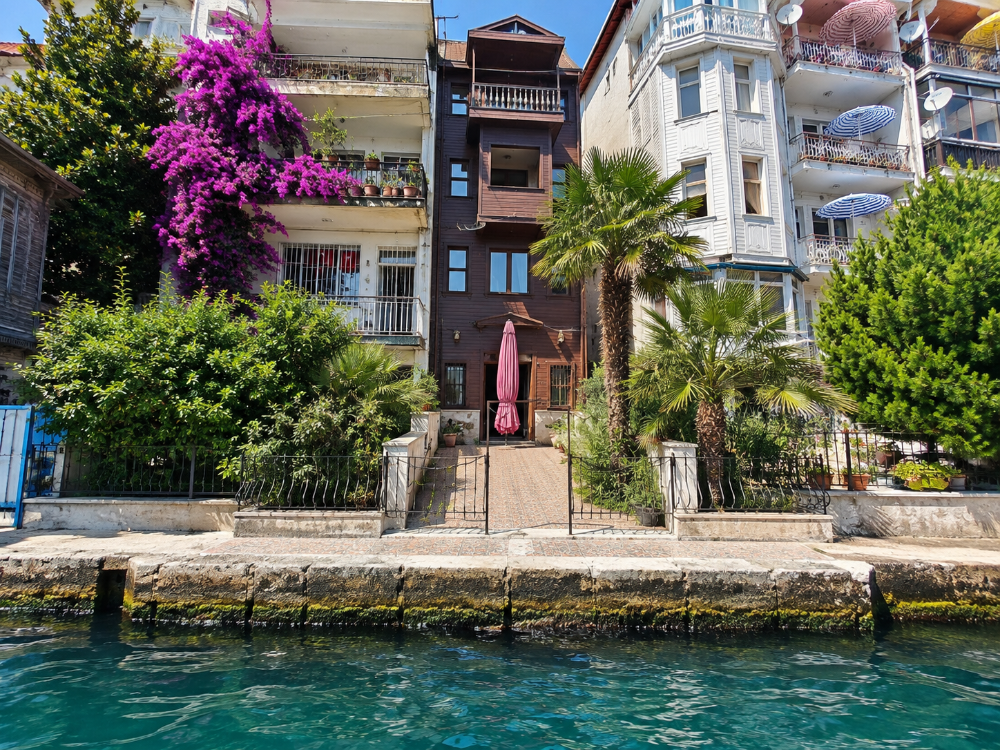 Sarıyer Kiralık Yalı Rıhtımlı Ticari & Konut