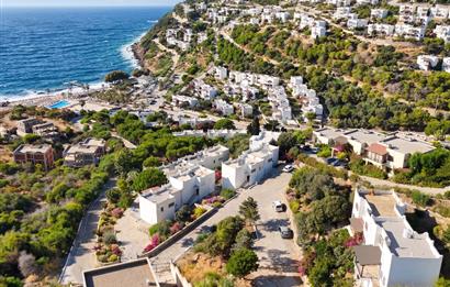 Gümüşkaya Sitesinde Deniz Manzaralı Tadilat İhtiyacı Olan 3+1 Villa