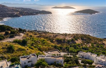Gümüşkaya Sitesinde Deniz Manzaralı Tadilat İhtiyacı Olan 3+1 Villa