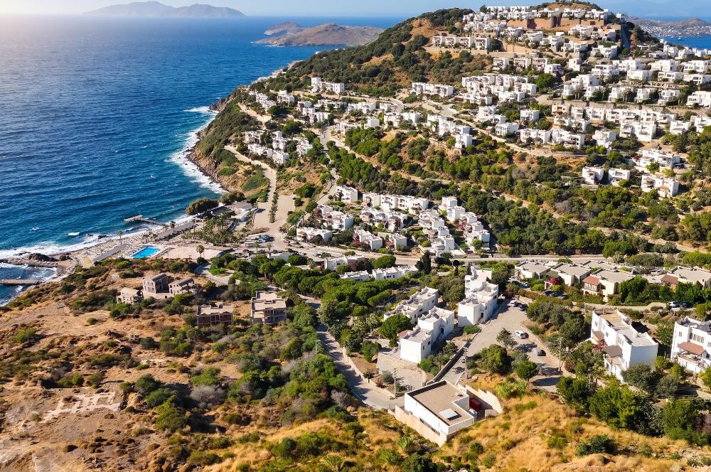 Gümüşkaya Sitesinde Deniz Manzaralı Tadilat İhtiyacı Olan 3+1 Villa
