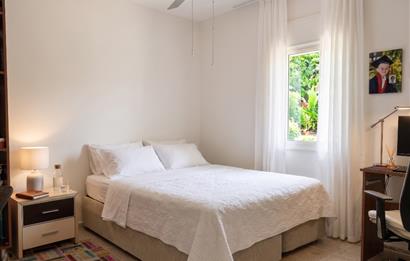 Gümüşkaya Sitesinde Deniz Manzaralı Tadilat İhtiyacı Olan 3+1 Villa