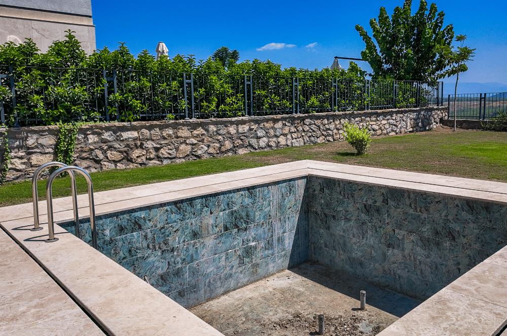Hayal Bodrum Sitesinde Havuzlu 3+1 Villa