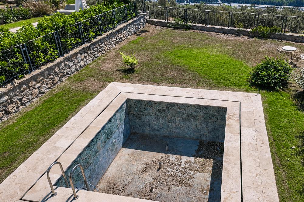 Hayal Bodrum Sitesinde Havuzlu 3+1 Villa
