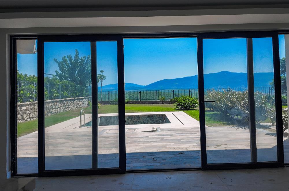 Hayal Bodrum Sitesinde Havuzlu 3+1 Villa