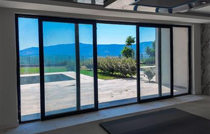 Hayal Bodrum Sitesinde Havuzlu 3+1 Villa