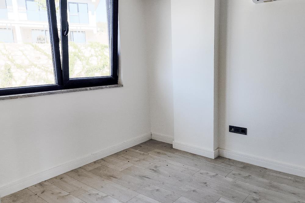 Hayal Bodrum Sitesinde Havuzlu 3+1 Villa