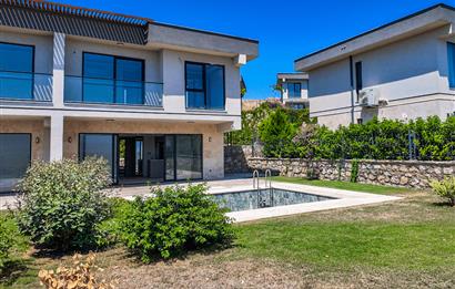 Hayal Bodrum Sitesinde Havuzlu 3+1 Villa