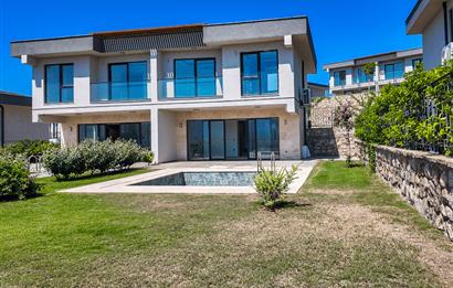 Hayal Bodrum Sitesinde Havuzlu 3+1 Villa