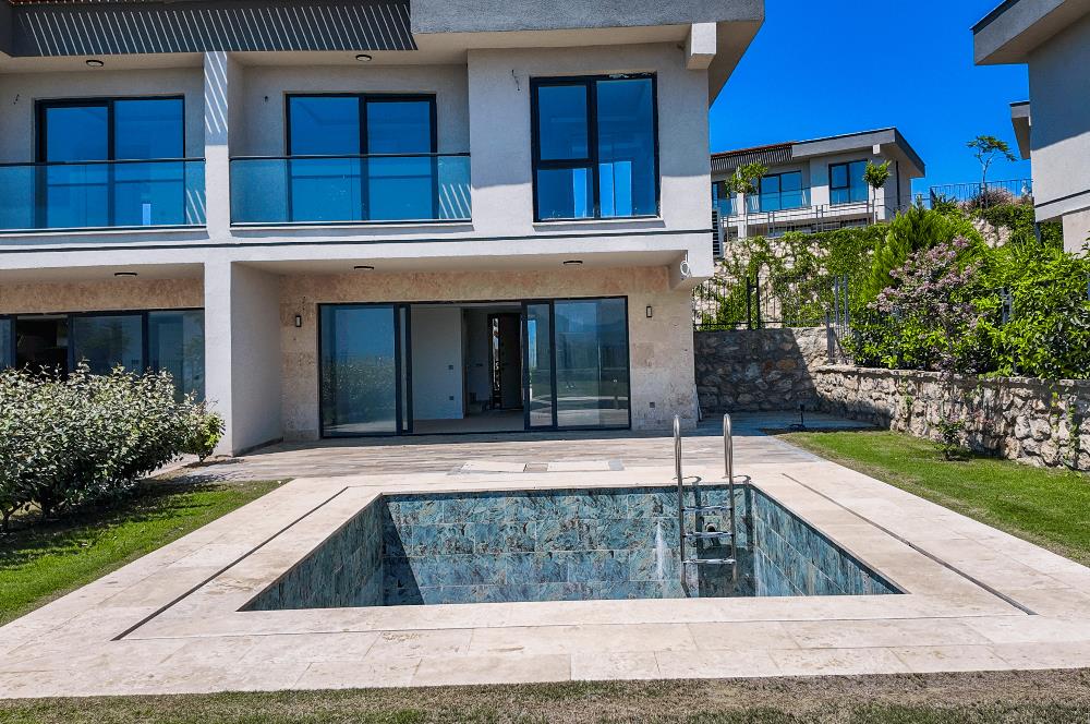 Hayal Bodrum Sitesinde Havuzlu 3+1 Villa