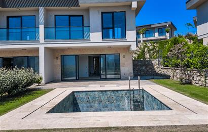 Hayal Bodrum Sitesinde Havuzlu 3+1 Villa
