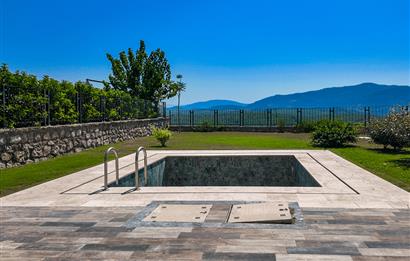 Hayal Bodrum Sitesinde Havuzlu 3+1 Villa