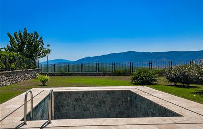 Hayal Bodrum Sitesinde Havuzlu 3+1 Villa