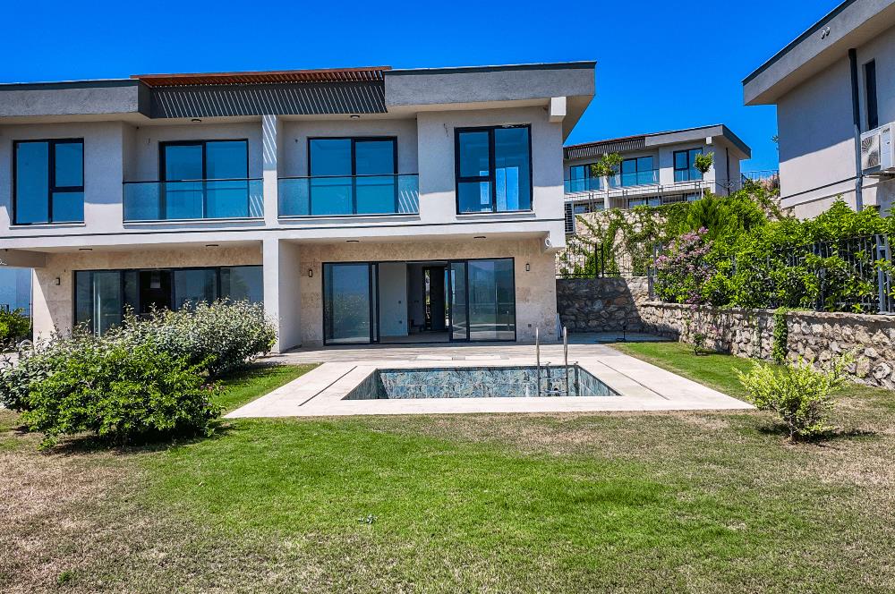 Hayal Bodrum Sitesinde Havuzlu 3+1 Villa