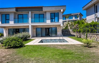 Hayal Bodrum Sitesinde Havuzlu 3+1 Villa