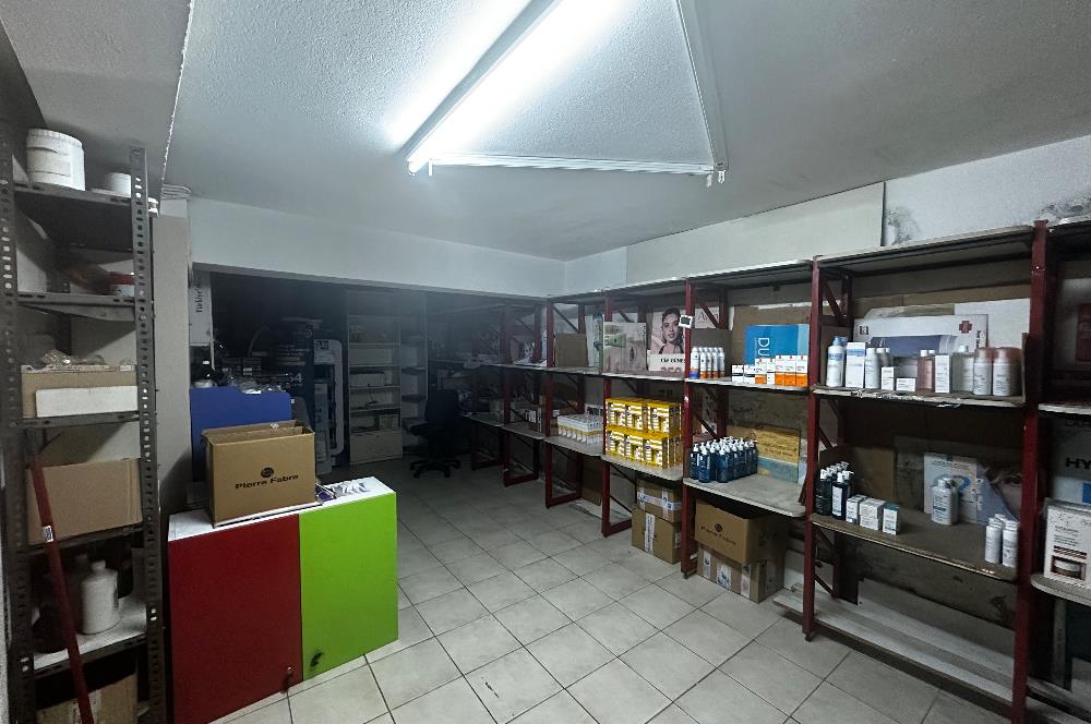 Doktorlar caddesi üzerinde Devren Ruhsatlı eczane 