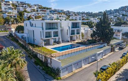 Bodrum Eskiçeşme'de 3 Oda 1 Salon Geniş Plan Havuzlu Villa