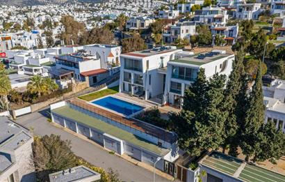 Bodrum Eskiçeşme'de 3 Oda 1 Salon Geniş Plan Havuzlu Villa