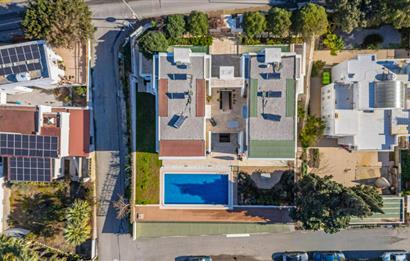 Bodrum Eskiçeşme'de 3 Oda 1 Salon Geniş Plan Havuzlu Villa