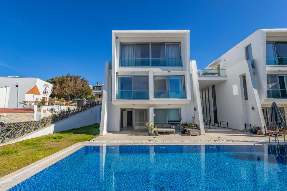 Bodrum Eskiçeşme'de 3 Oda 1 Salon Geniş Plan Havuzlu Villa