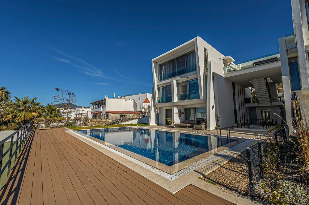 Bodrum Eskiçeşme'de 3 Oda 1 Salon Geniş Plan Havuzlu Villa