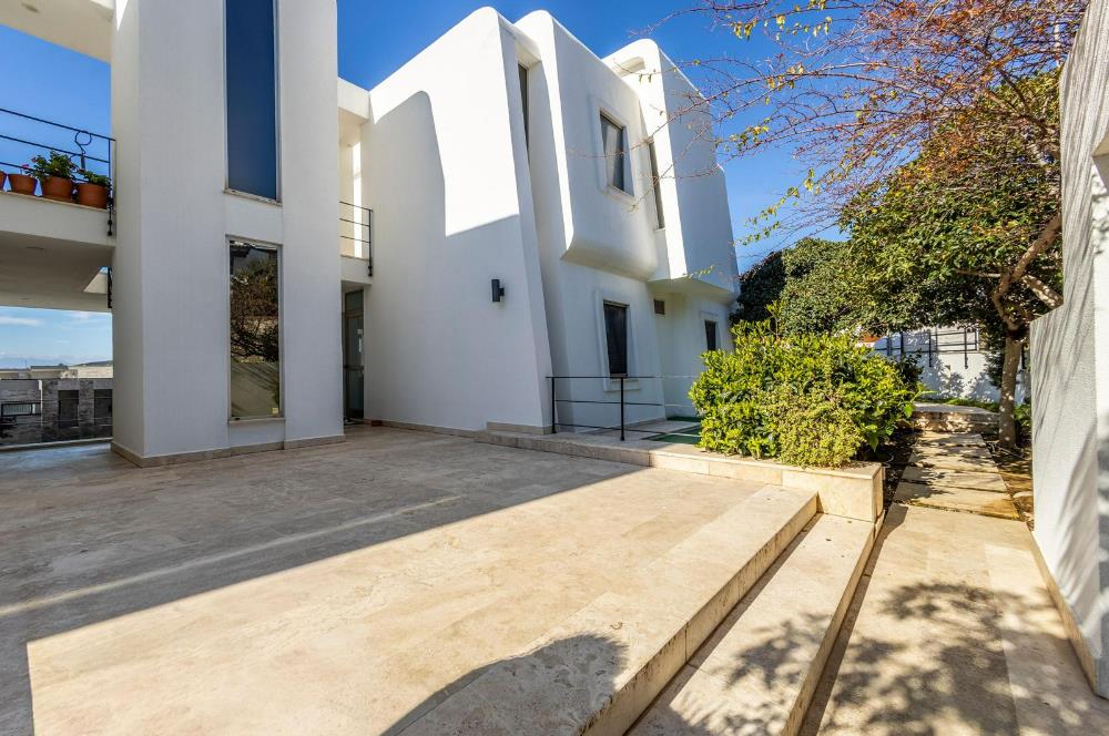 Bodrum Eskiçeşme'de 3 Oda 1 Salon Geniş Plan Havuzlu Villa