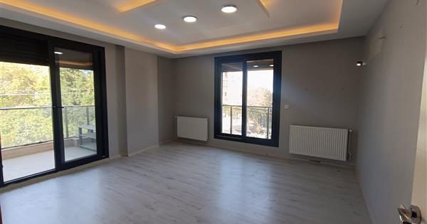 Menderes Gölcükler'de Kiralık Geniş 2+1 Doğal Gazlı Daire - 37284