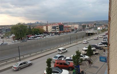 KONYA CADDESİ ÜZERİNDE ÖNÜ AÇIK KİRALIK OFİS