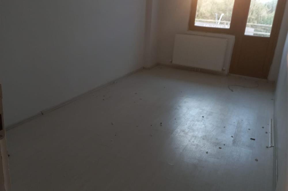 KONYA CADDESİ ÜZERİNDE ÖNÜ AÇIK KİRALIK OFİS
