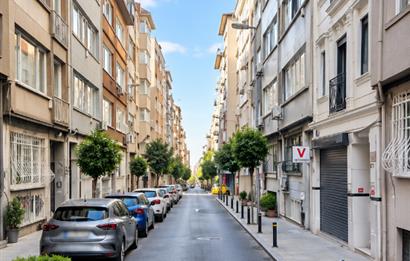 KURTULUŞ BOZKURT CADDESİ ÜZERİNDE SATILIK 3+1 DAİRE