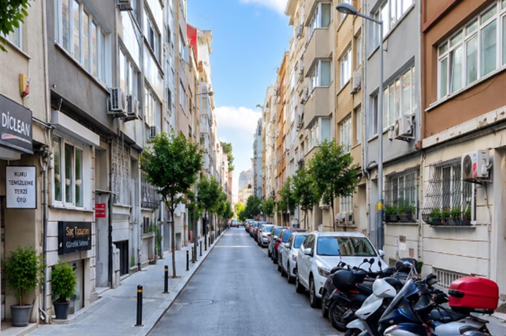 KURTULUŞ BOZKURT CADDESİ ÜZERİNDE SATILIK 3+1 DAİRE