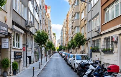 KURTULUŞ BOZKURT CADDESİ ÜZERİNDE SATILIK 3+1 DAİRE