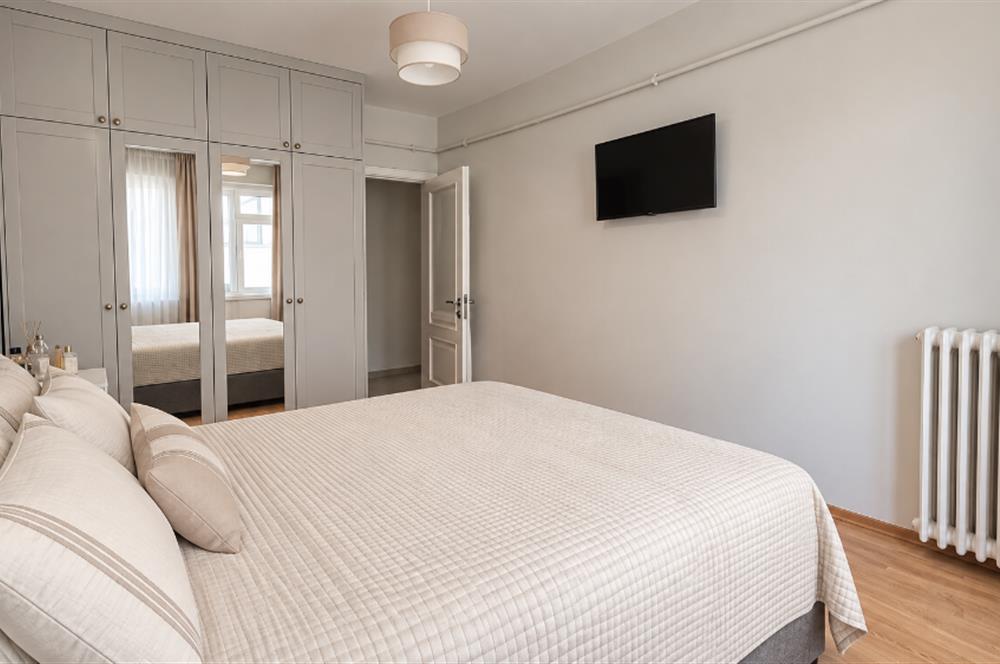 KURTULUŞ BOZKURT CADDESİ ÜZERİNDE SATILIK 3+1 DAİRE
