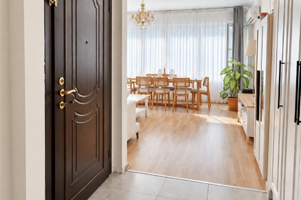 KURTULUŞ BOZKURT CADDESİ ÜZERİNDE SATILIK 3+1 DAİRE