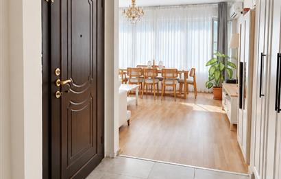KURTULUŞ BOZKURT CADDESİ ÜZERİNDE SATILIK 3+1 DAİRE