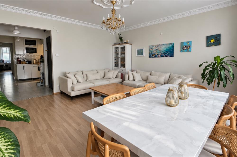 KURTULUŞ BOZKURT CADDESİ ÜZERİNDE SATILIK 3+1 DAİRE