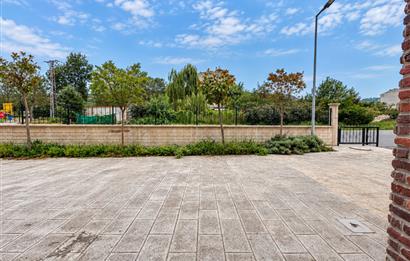 CENTURY 21'DEN GALERİCİLER SİTESİ'NDE KİRALIK İŞ YERİ!