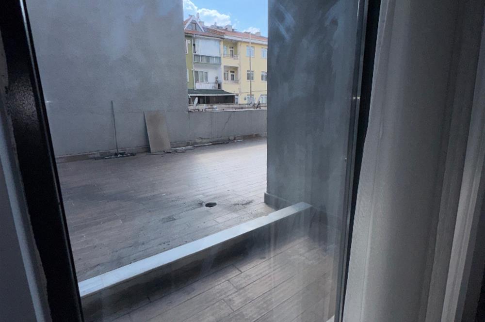 GOP'DA GÖLE YÜRÜME MESAFESİNDE EŞYALI GENİŞ 1+1
