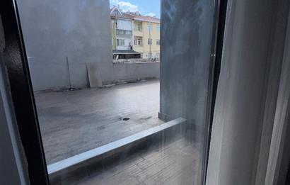 GOP'DA GÖLE YÜRÜME MESAFESİNDE EŞYALI GENİŞ 1+1
