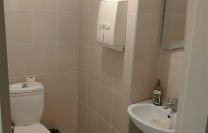 Kozyatağı Sümko Sitesi'nde Kiralık 150 m² Dükkan/Ofis