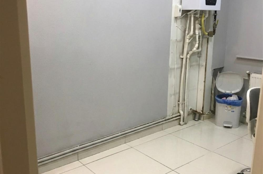 Kozyatağı Sümko Sitesi'nde Kiralık 150 m² Dükkan/Ofis