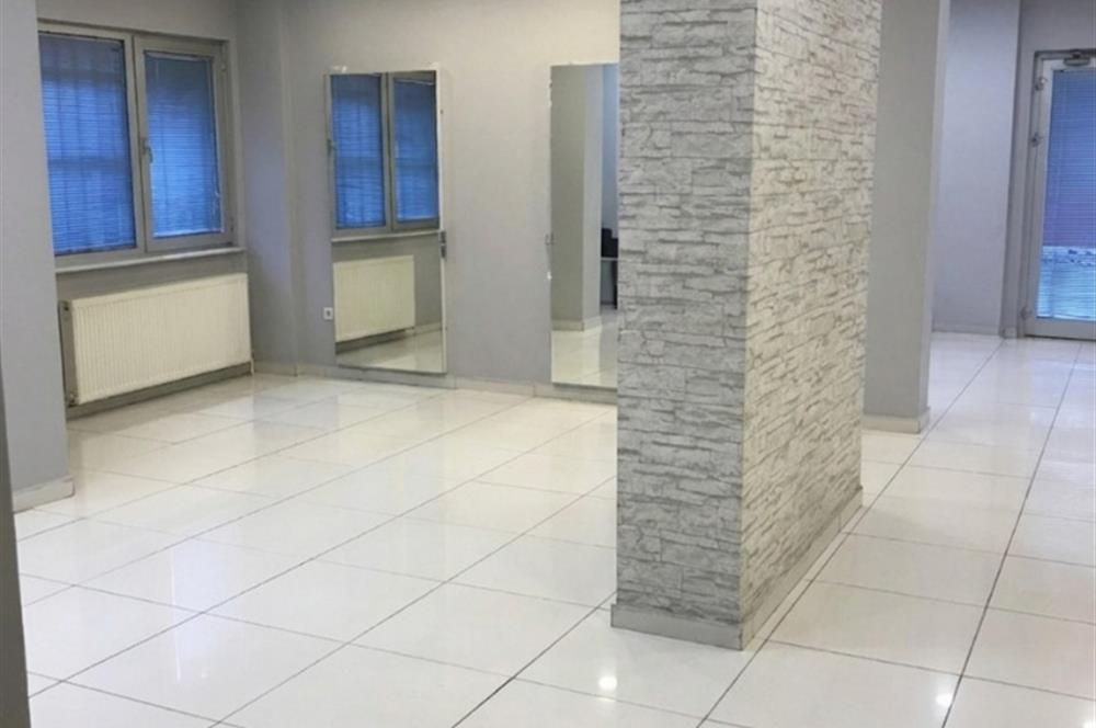 Kozyatağı Sümko Sitesi'nde Kiralık 150 m² Dükkan/Ofis