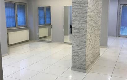 Kozyatağı Sümko Sitesi'nde Kiralık 150 m² Dükkan/Ofis
