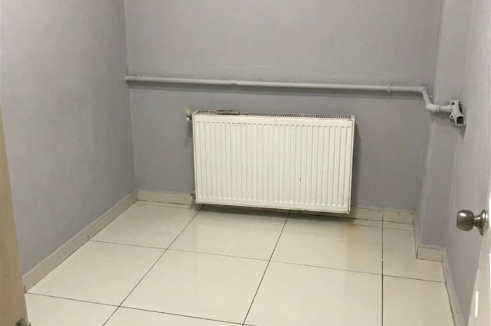 Kozyatağı Sümko Sitesi'nde Kiralık 150 m² Dükkan/Ofis