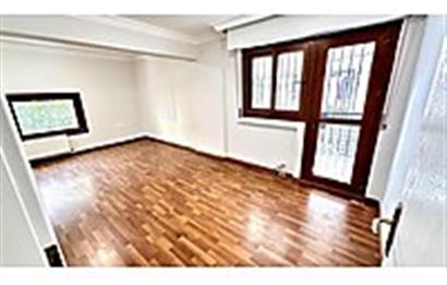 Bostanlı'da Sahile Tramvaya Yakın 3+1 Satılık Daire