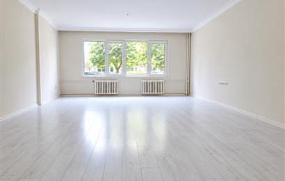 Metro İstasyonu Yakını Geniş Ferah 115 m² 3+1 Kiralık Daire