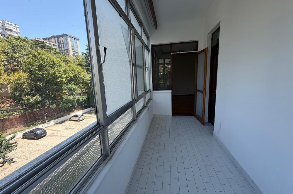 KADIKÖY-GÖZTEPE BAĞDAT CADDESİ'NE YAKIN 4+1 KİRALIK GENİŞ DAİRE