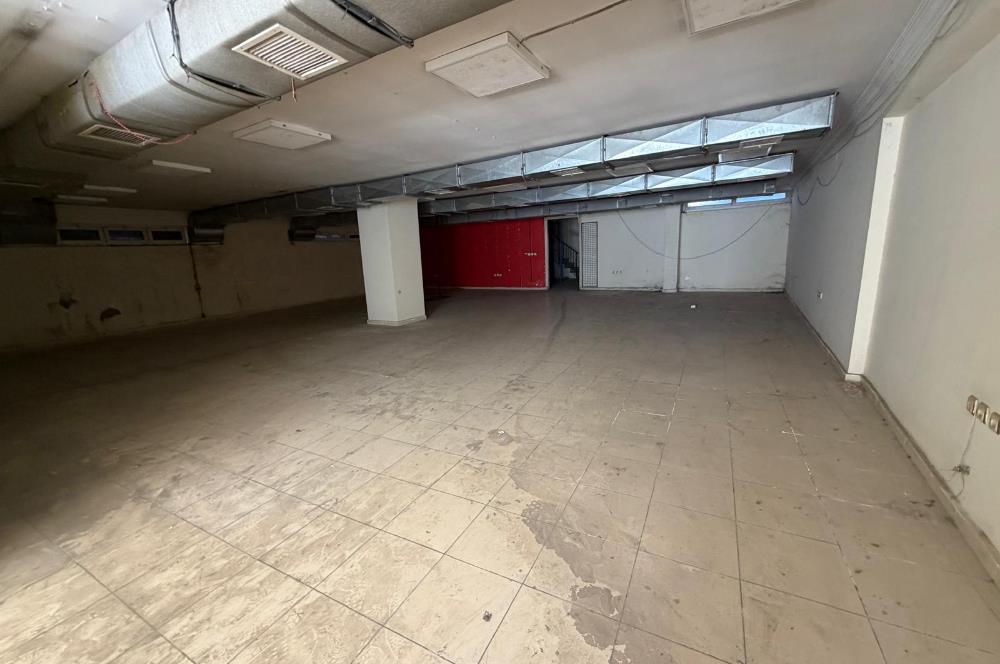 Adana Kızılay Caddesi'nde 1.000 m² Otoparklı Kiralık Komple Bina