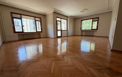 KADIKÖY-GÖZTEPE BAĞDAT CADDESİ'NE YAKIN 4+1 KİRALIK GENİŞ DAİRE